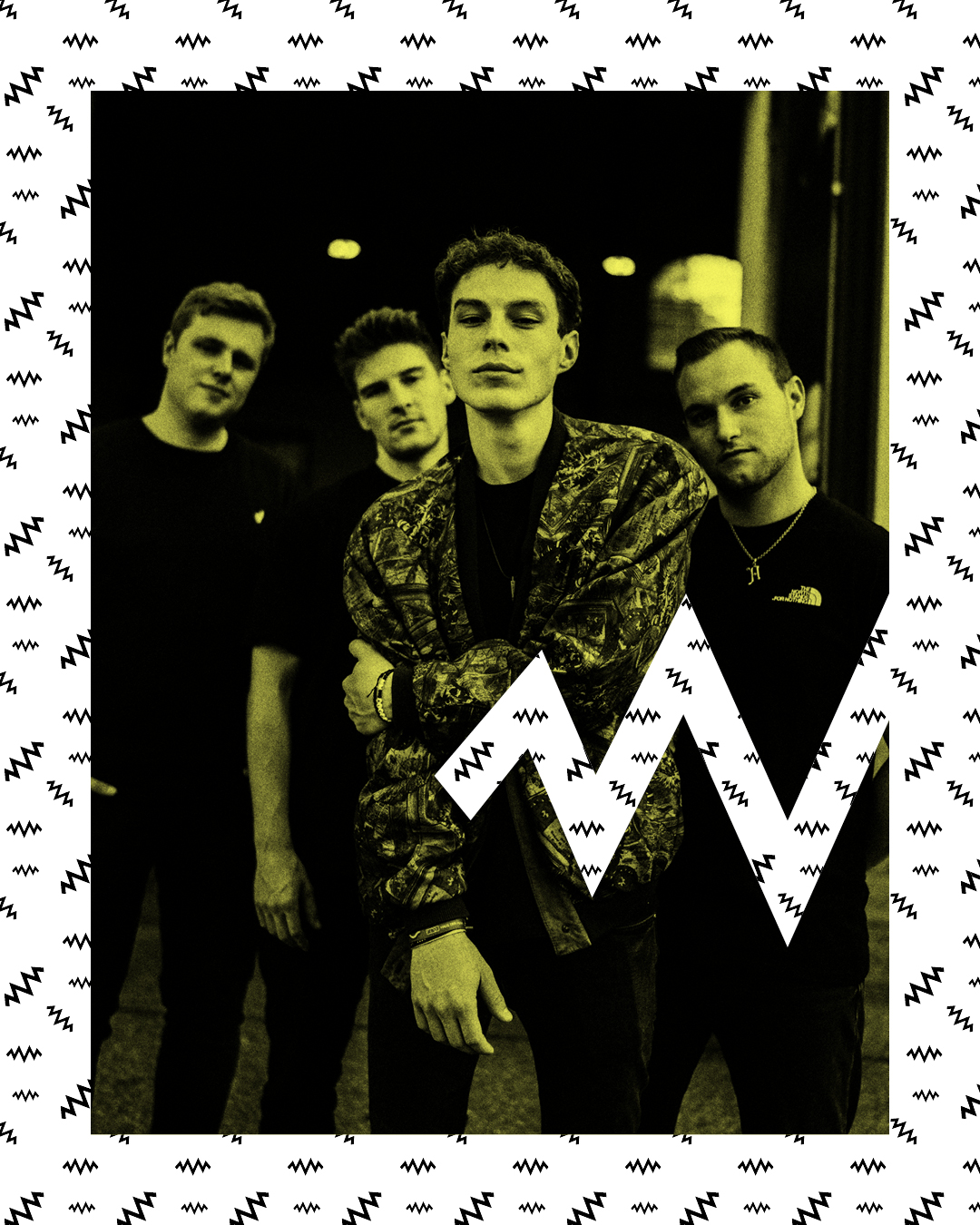 Die Band Alegra: Vier Mitglieder nebeneinander vor neutralem Hintergrund, neutral in die Kamera blickend.