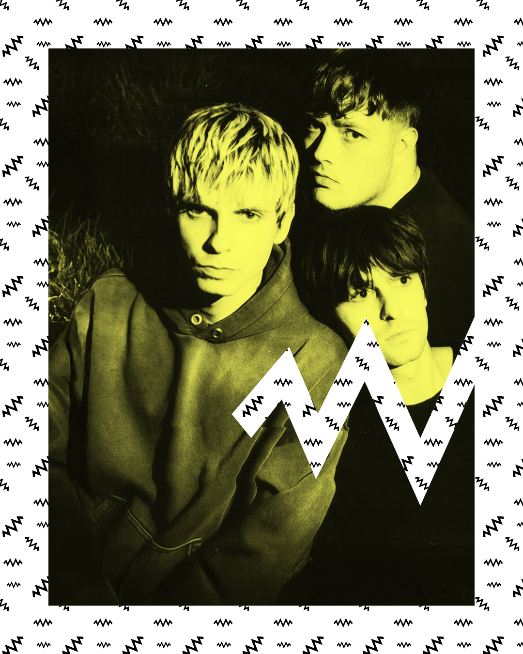 Die Band Van Holzen: Drei Mitglieder nebeneinander vor neutralem Hintergrund, neutral in die Kamera blickend.